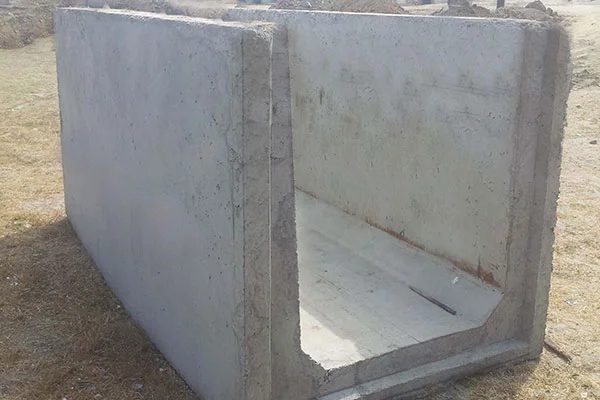Precast concrete U-drain channel section